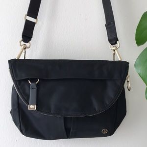 Lululemon all night festival crossbody bag